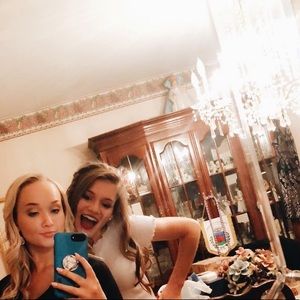 Meet your Posher, Alexis